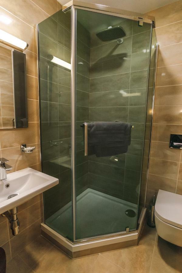Raziotel Rishelyevskiy Kherson Eksteriør billede