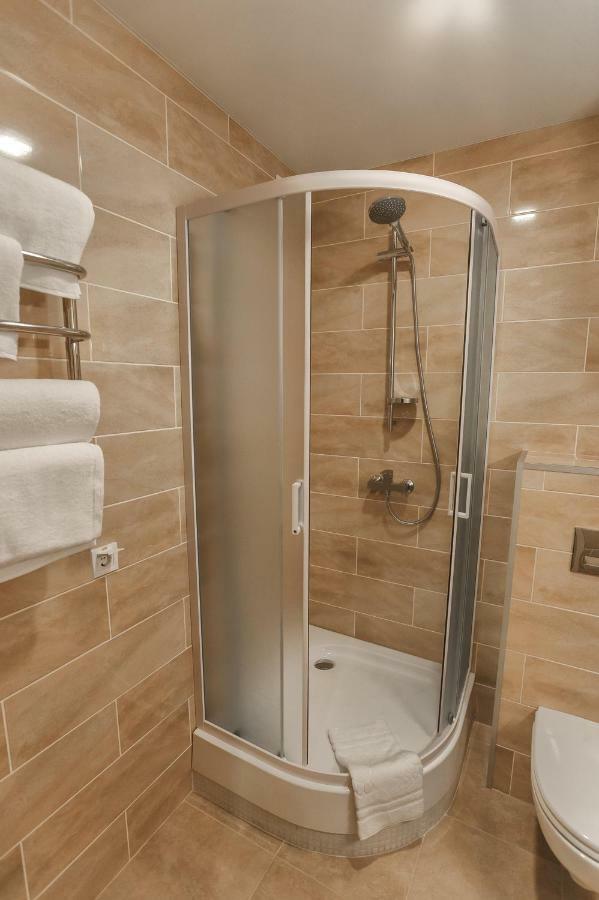 Raziotel Rishelyevskiy Kherson Eksteriør billede